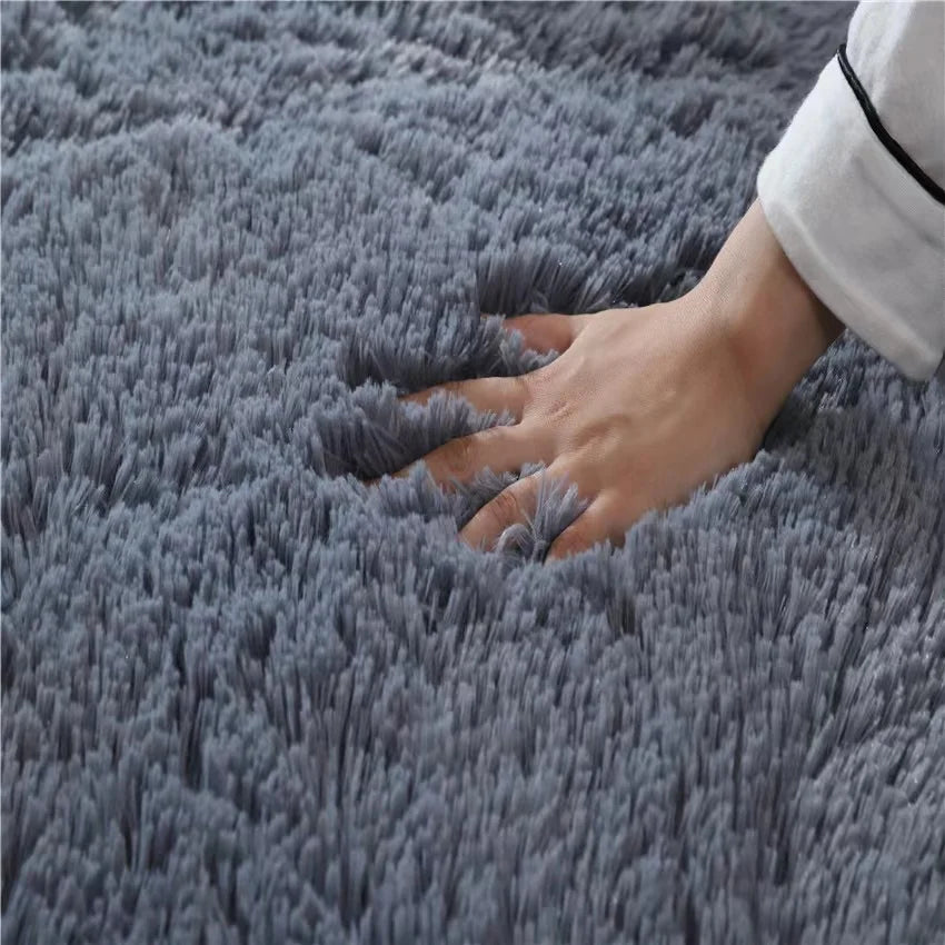 Selja Woolen Area Rug
